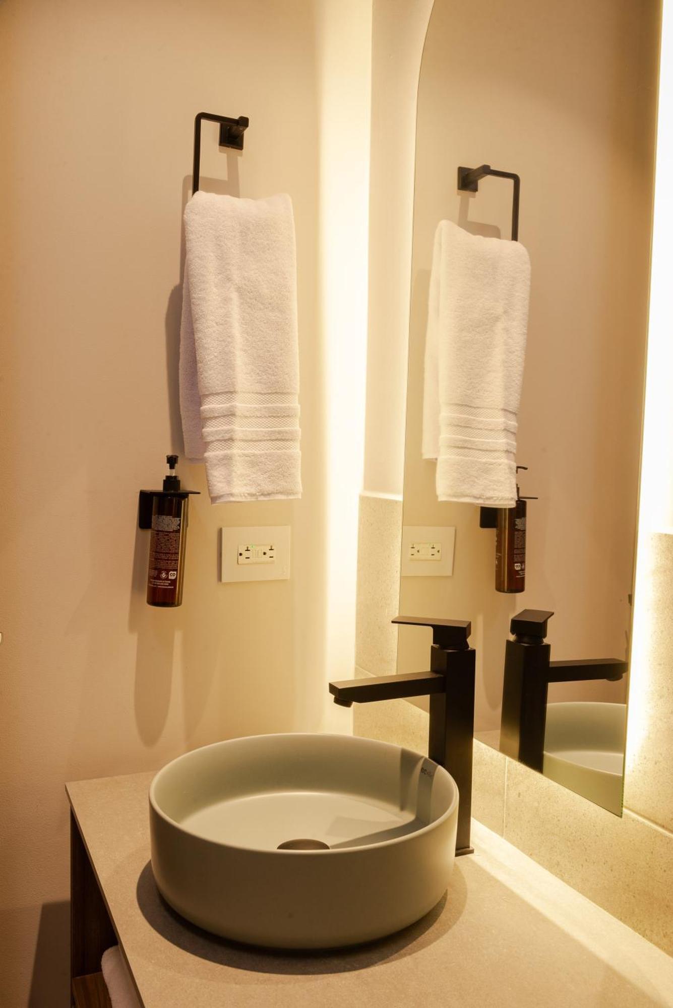 Hotel Lincoln Medellín Kültér fotó