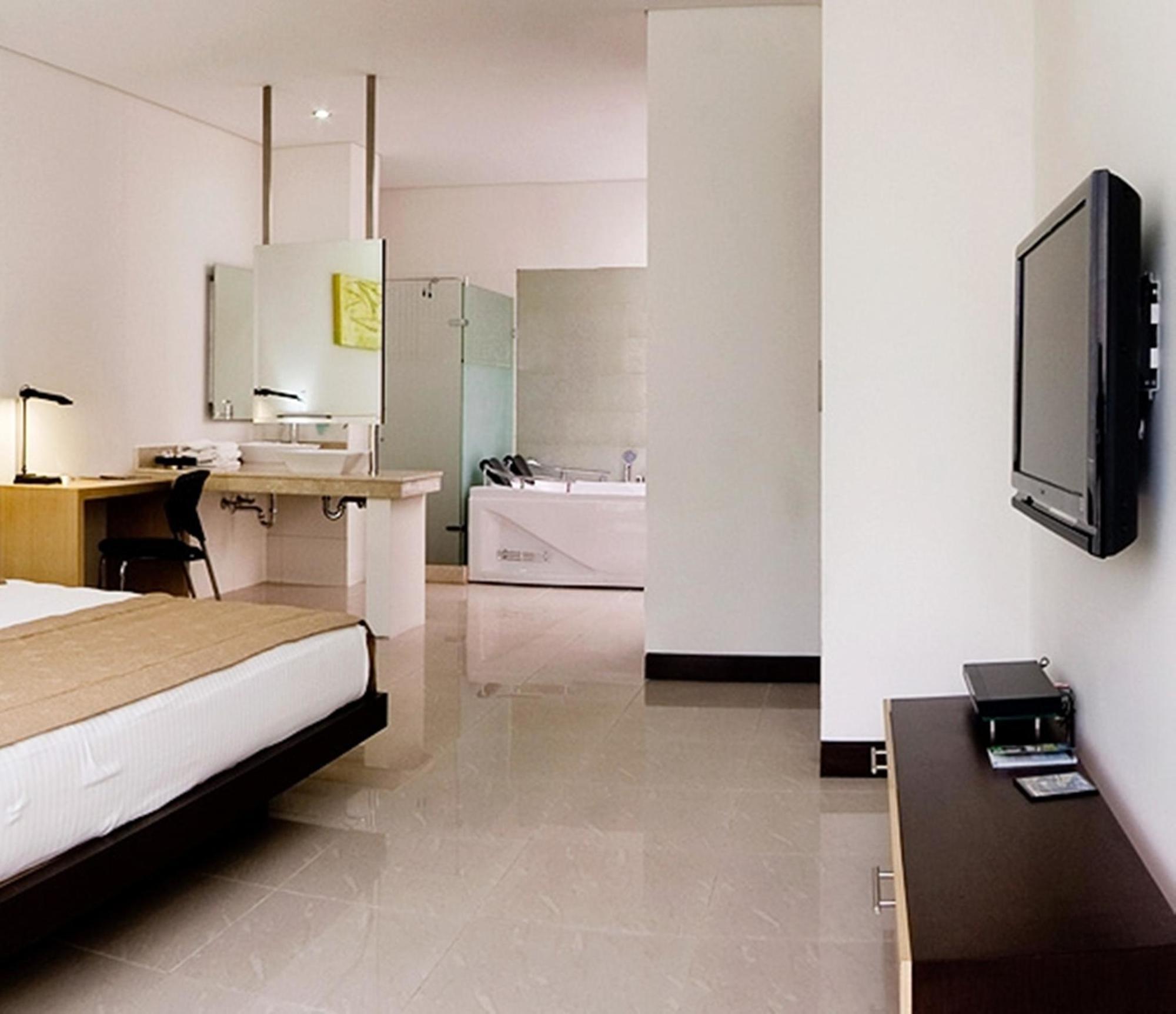 Hotel Lincoln Medellín Kültér fotó